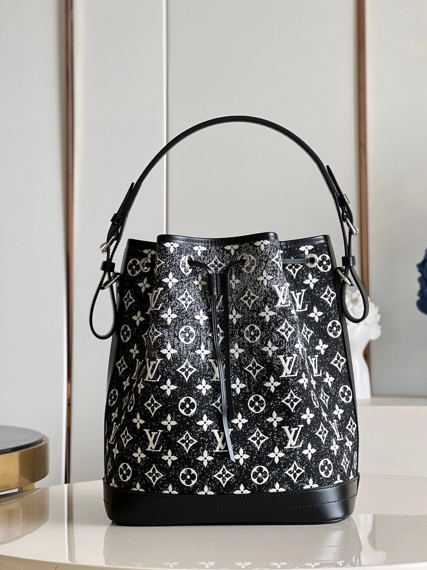 First bag ru VUITTON PETIT NOÉ LOUIS 0717